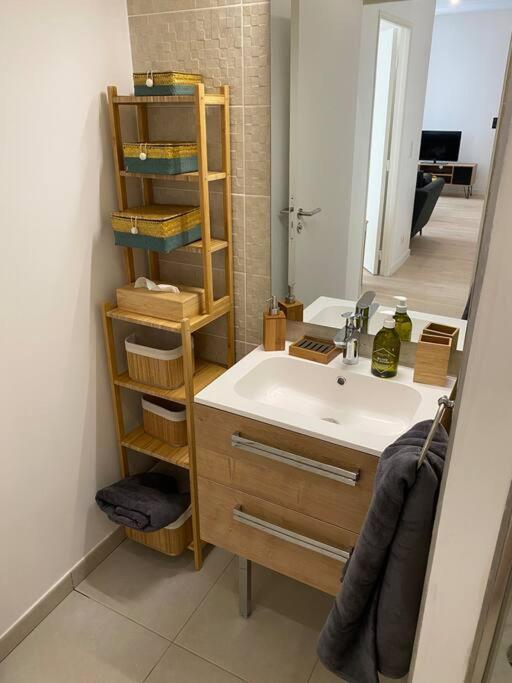 Brand New 1 Bedroom Flat With Parking- 5 Min Paris Pte De Versailles Issy-les-Moulineaux Εξωτερικό φωτογραφία